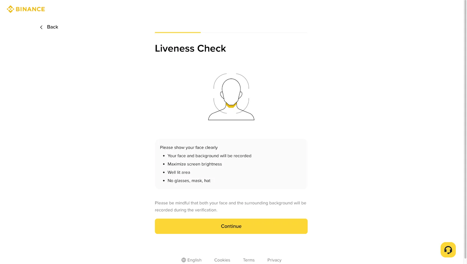 Binance 活體辨識畫面,要求使用相機依提示完成臉部驗證